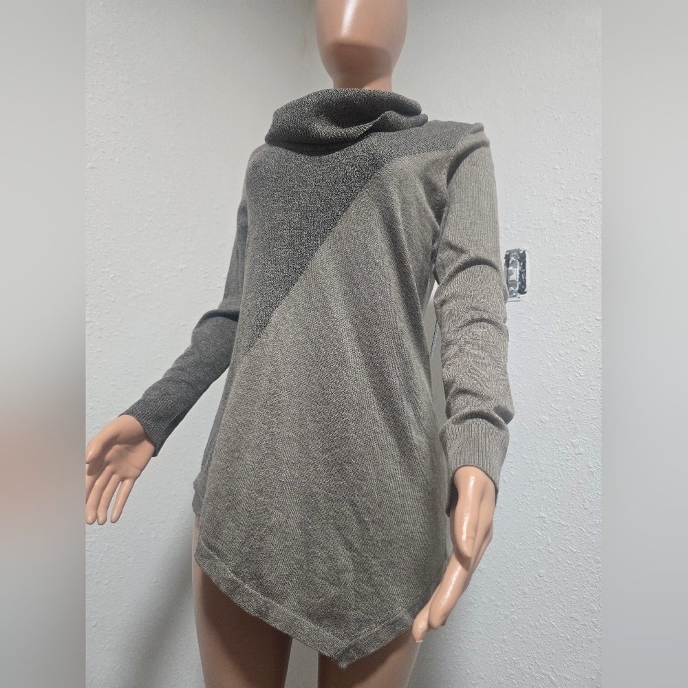 United States Sweaters Gray Cowl Neck Turtleneck